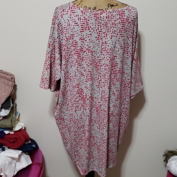 Nwt 2xl lularoe irma. Grey and hot pink. - Picture 3 of 3
